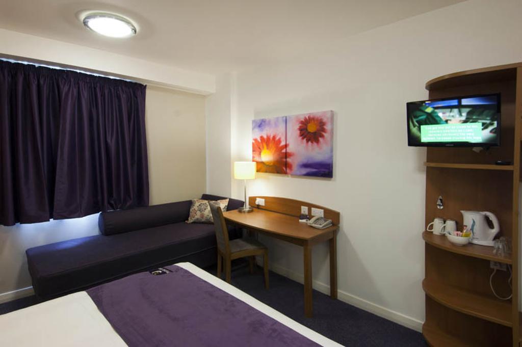 Premier Inn Newcastle Quayside Newcastle upon Tyne Exterior foto