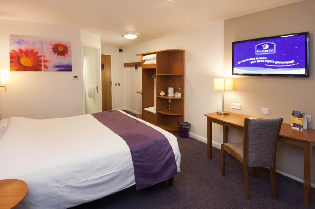 Premier Inn Newcastle Quayside Newcastle upon Tyne Exterior foto