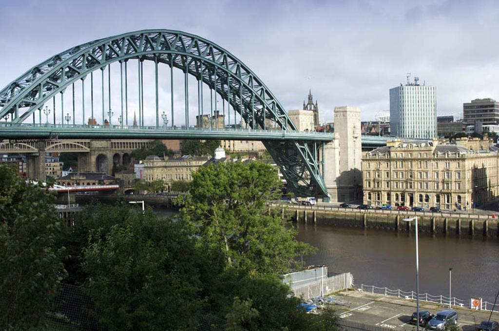 Premier Inn Newcastle Quayside Newcastle upon Tyne Exterior foto
